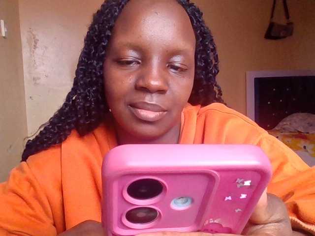 quqi's BongaCams show and profile