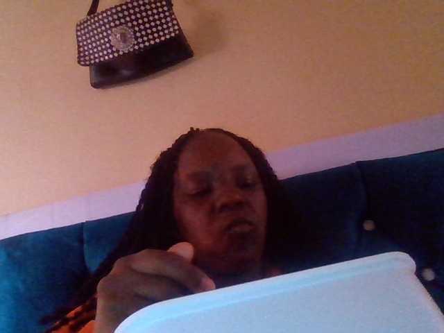 quqi's BongaCams show and profile