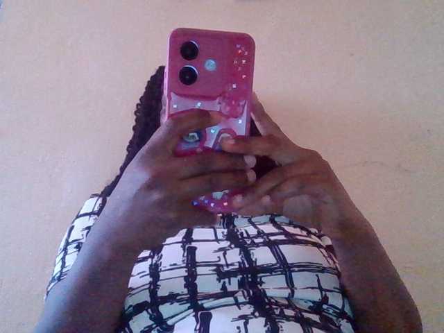 quqi's BongaCams show and profile