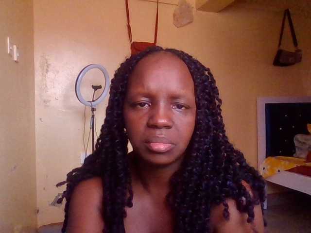 quqi's BongaCams show and profile