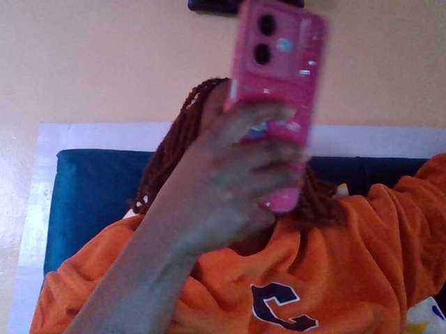 quqi's BongaCams show and profile