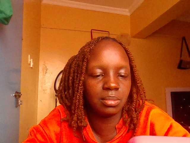 quqi's BongaCams show and profile