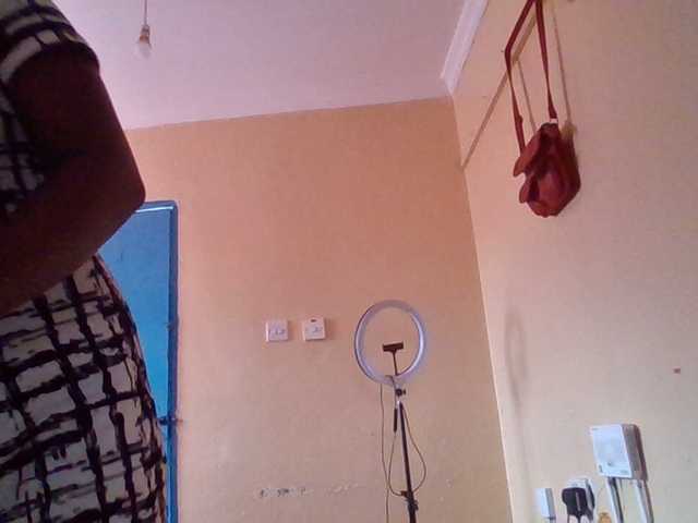 quqi's BongaCams show and profile