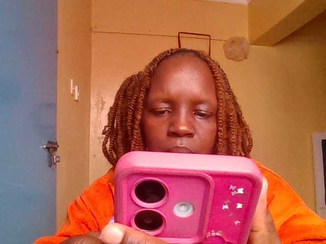 quqi's BongaCams show and profile