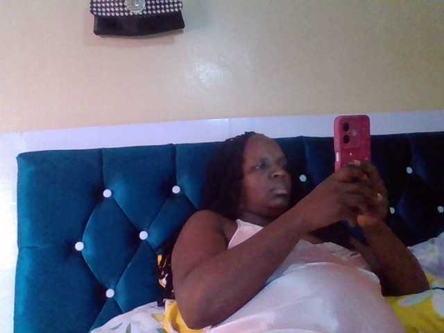 quqi's BongaCams show and profile