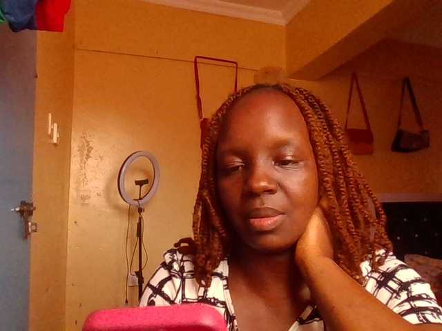 quqi's BongaCams show and profile