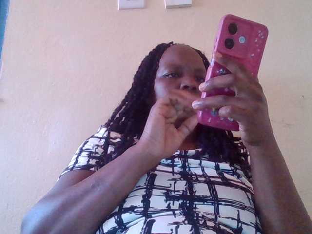 quqi's BongaCams show and profile