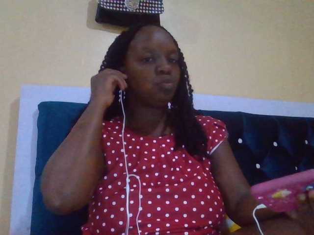 quqi's BongaCams show and profile