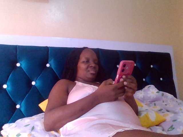 quqi's BongaCams show and profile