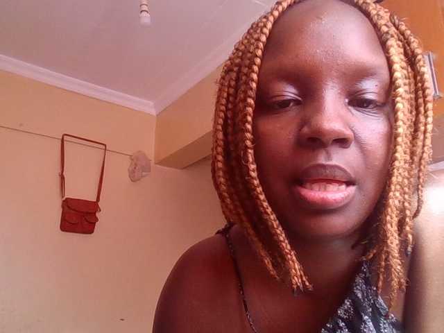 quqi's BongaCams show and profile