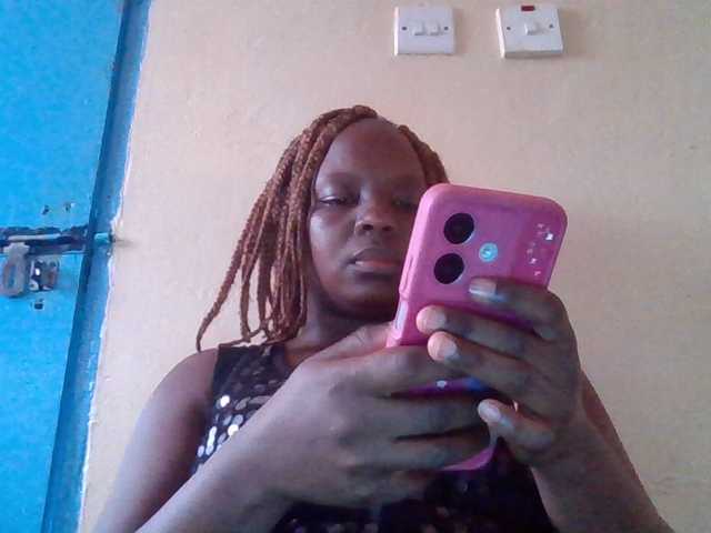 quqi's BongaCams show and profile