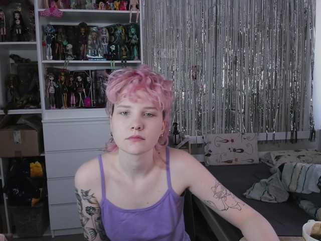 le modèle Cool-Love est en webcam porno dans un show sur le site bongacams, il possède les tags suivants: White/Caucasian,Redhead,Shaved