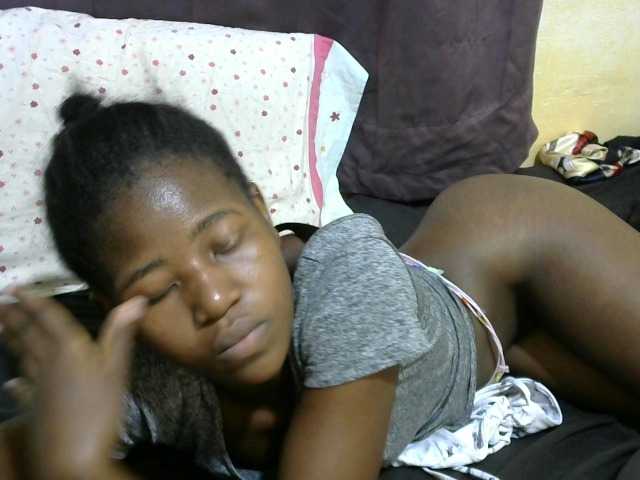 sweet-tatiana webcam bongacams model stream image