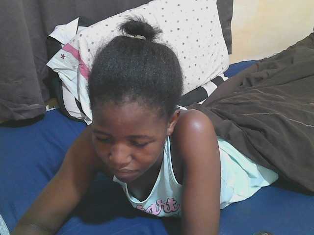 sweet-tatiana webcam bongacams model stream image