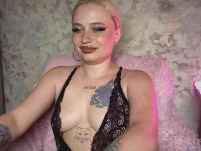 pretttyalice webcam