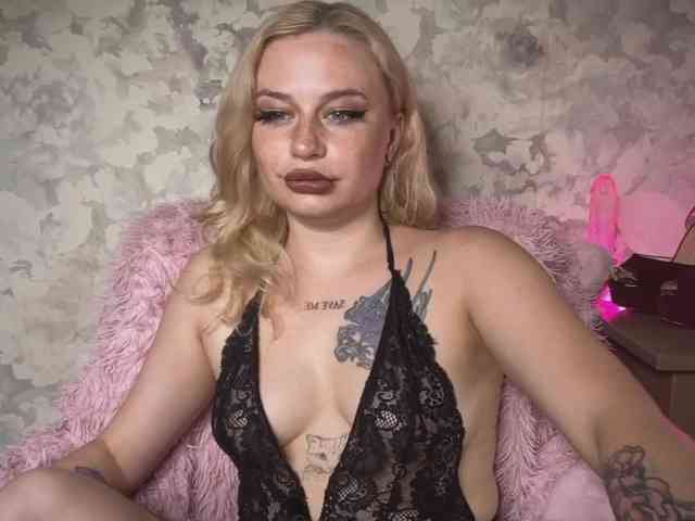 pretttyalice webcam