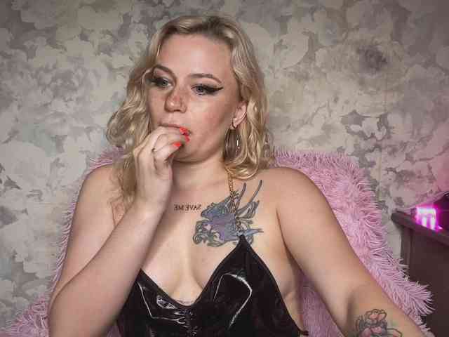 pretttyalice webcam
