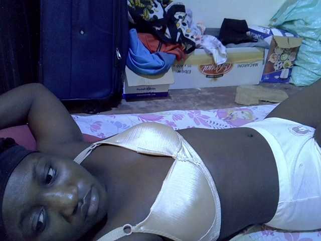 alora-skylar webcam bongacams model stream image