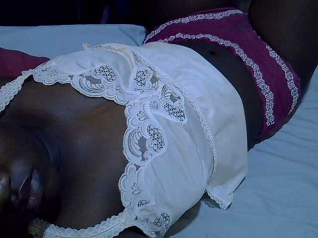 alora-skylar webcam bongacams model stream image