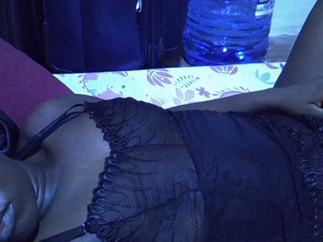 alora-skylar webcam bongacams model stream image