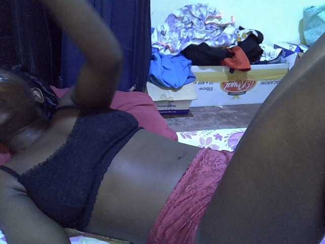 alora-skylar webcam bongacams model stream image