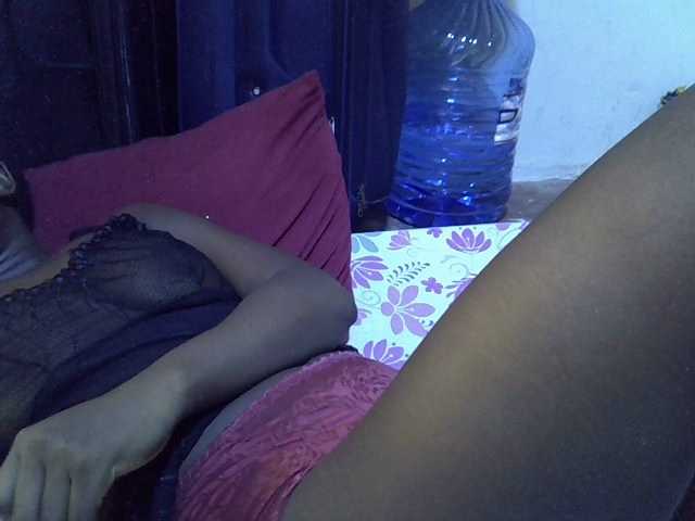 alora-skylar webcam bongacams model stream image