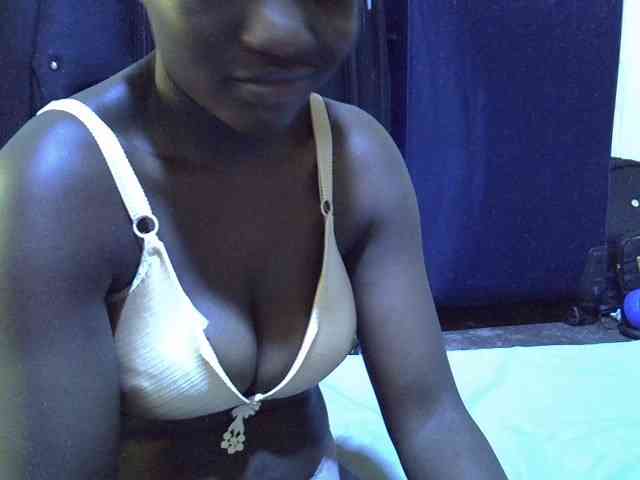 alora-skylar Live Webcam on BongaCams
