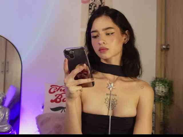 salome-brown Live Webcam on BongaCams