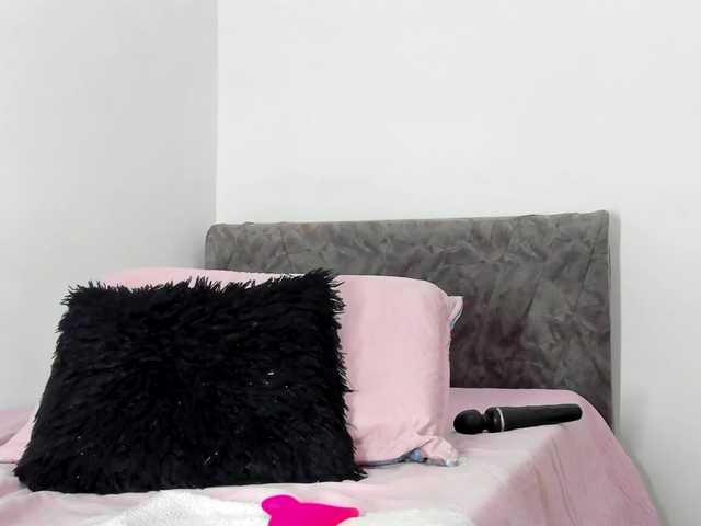 BarbieHotLaura's BongaCams show and profile