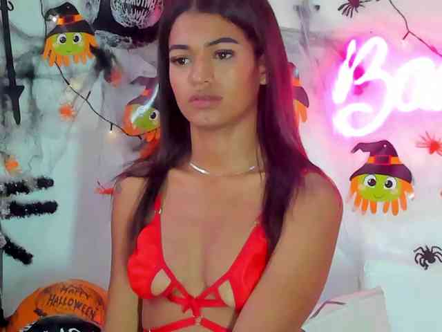 BarbieHotLaura webcam