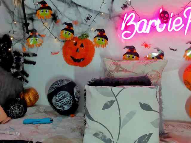 BarbieHotLaura webcam