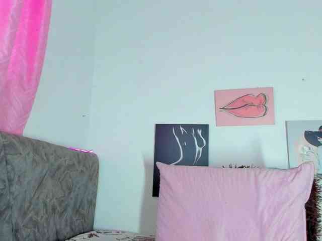 BarbieHotLaura webcam