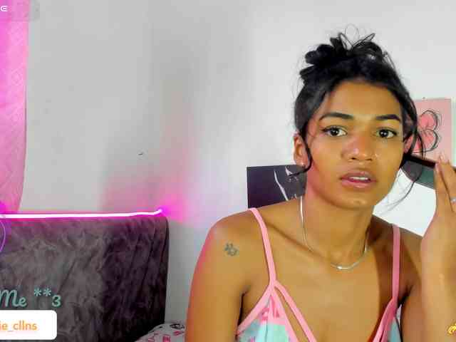 BarbieHotLaura webcam