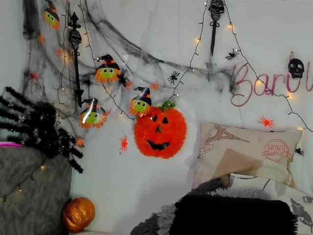 BarbieHotLaura webcam