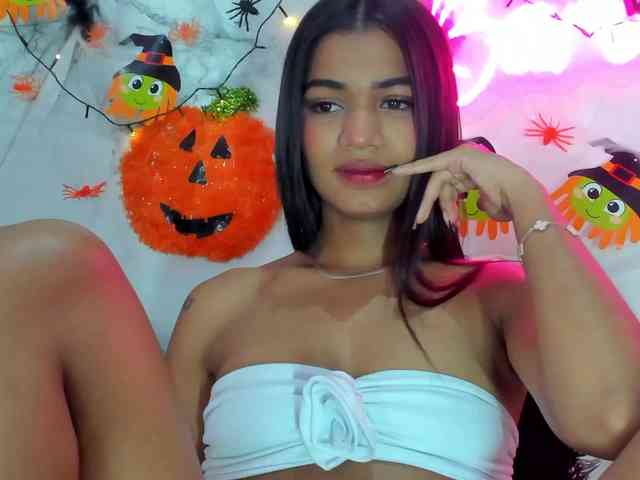 BarbieHotLaura webcam