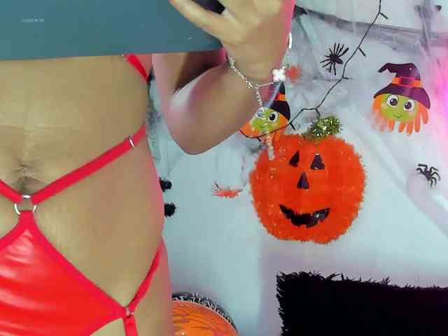 BarbieHotLaura webcam