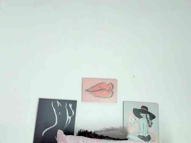 BarbieHotLaura webcam