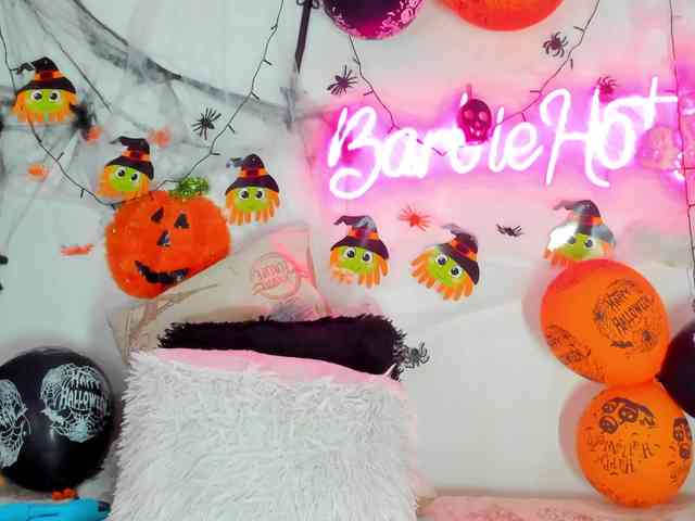 BarbieHotLaura webcam