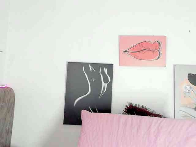 BarbieHotLaura webcam