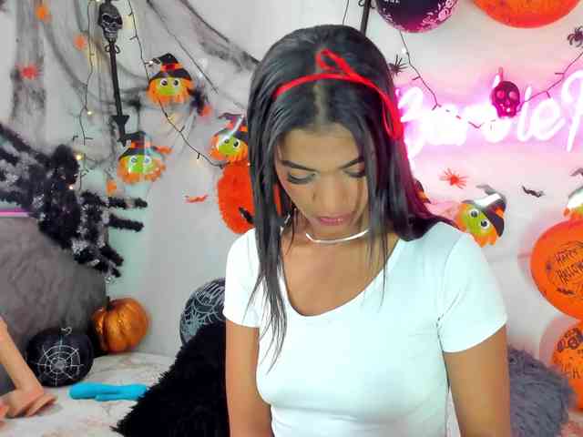 BarbieHotLaura webcam