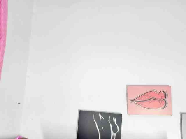 BarbieHotLaura webcam