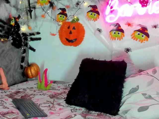 BarbieHotLaura webcam