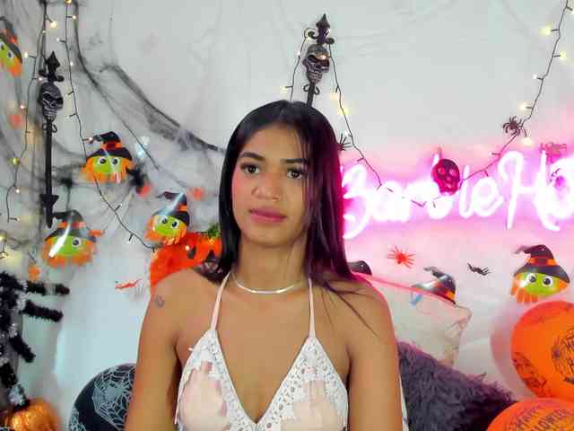 BarbieHotLaura webcam