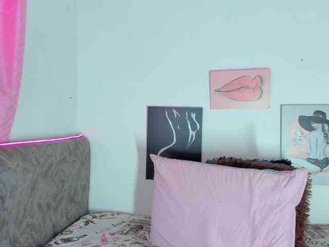 BarbieHotLaura webcam