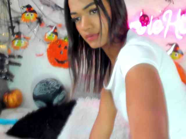BarbieHotLaura webcam