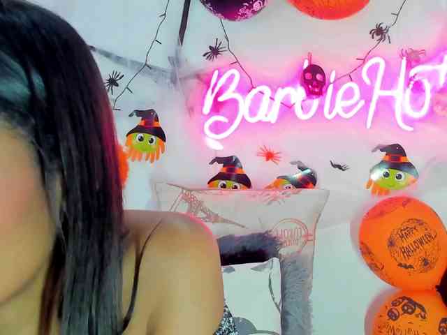 BarbieHotLaura webcam