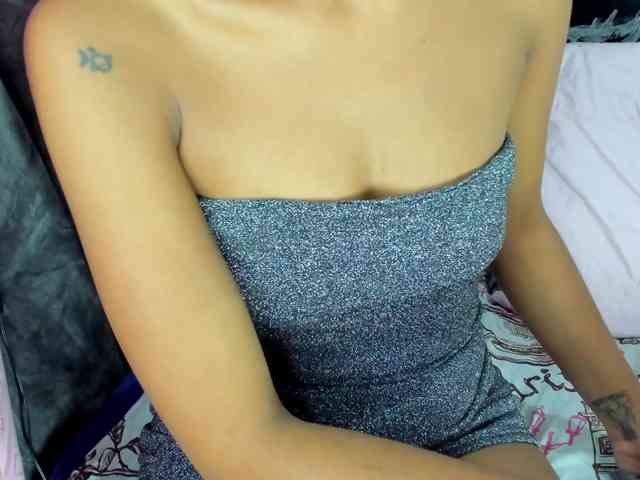 BarbieHotLaura webcam