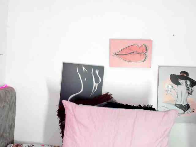 BarbieHotLaura webcam