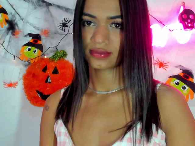 BarbieHotLaura webcam