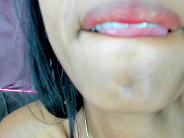 BarbieHotLaura webcam